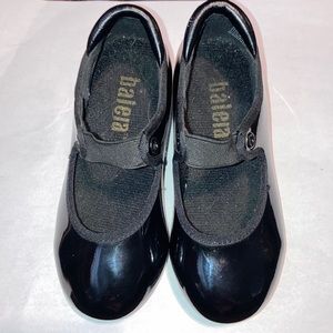 Girls Balera Tap shoes size 9